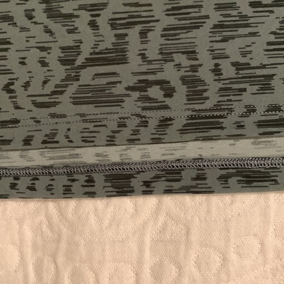 Athleta Abstract Sleeveless Tank - Picture 4 of 13